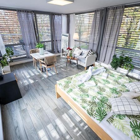 Bed and Breakfast Atelier Lanna Ческе-Будеёвице Экстерьер фото