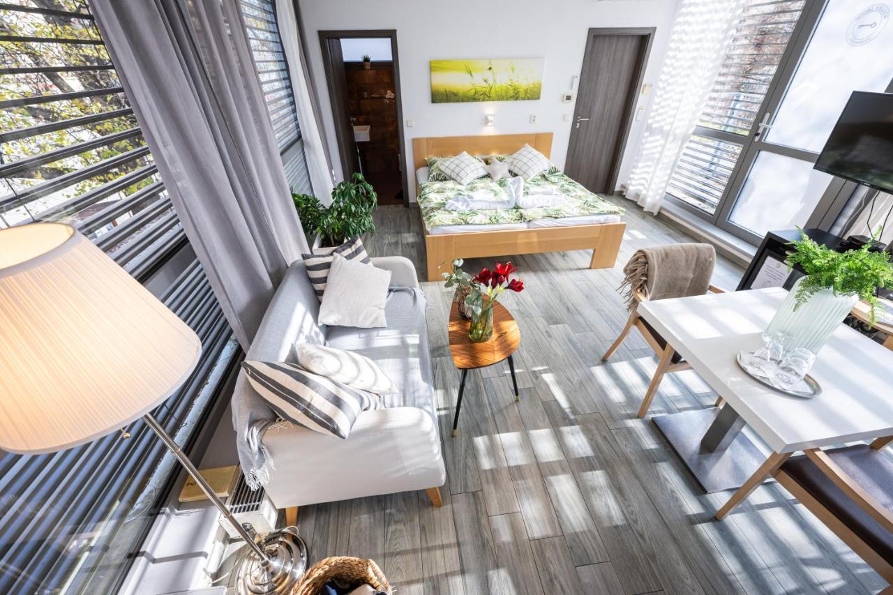 Bed and Breakfast Atelier Lanna Ческе-Будеёвице Экстерьер фото