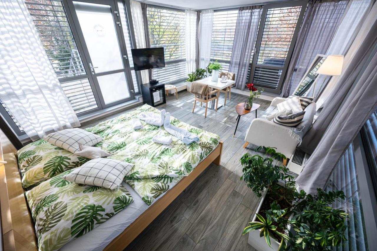 Bed and Breakfast Atelier Lanna Ческе-Будеёвице Экстерьер фото