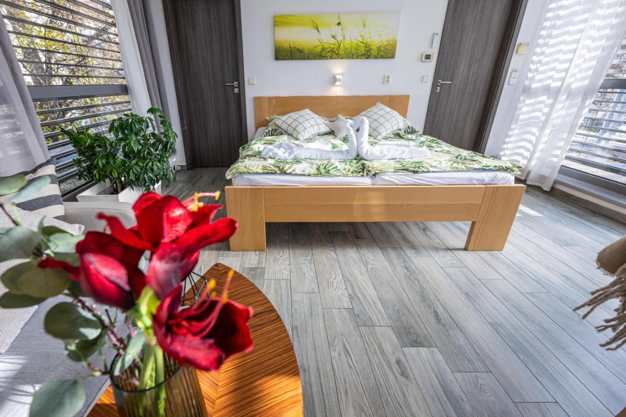 Bed and Breakfast Atelier Lanna Ческе-Будеёвице Экстерьер фото
